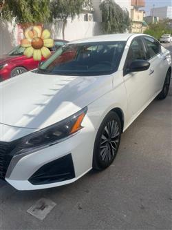 نيسان ألتيما